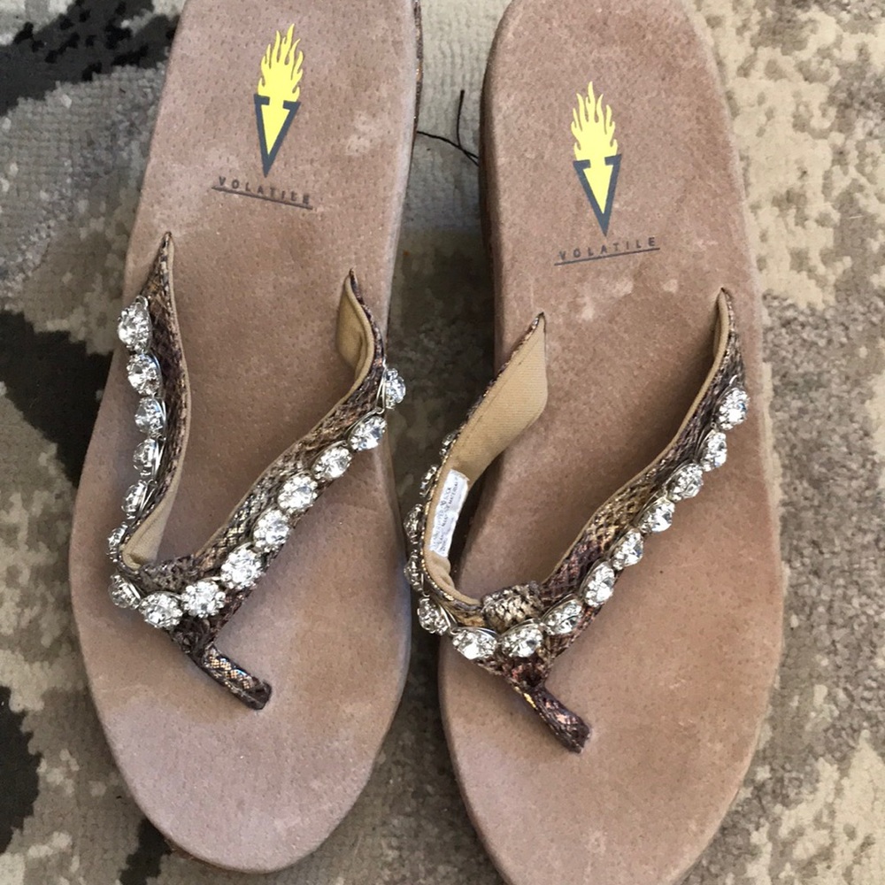 Volatile shoes
